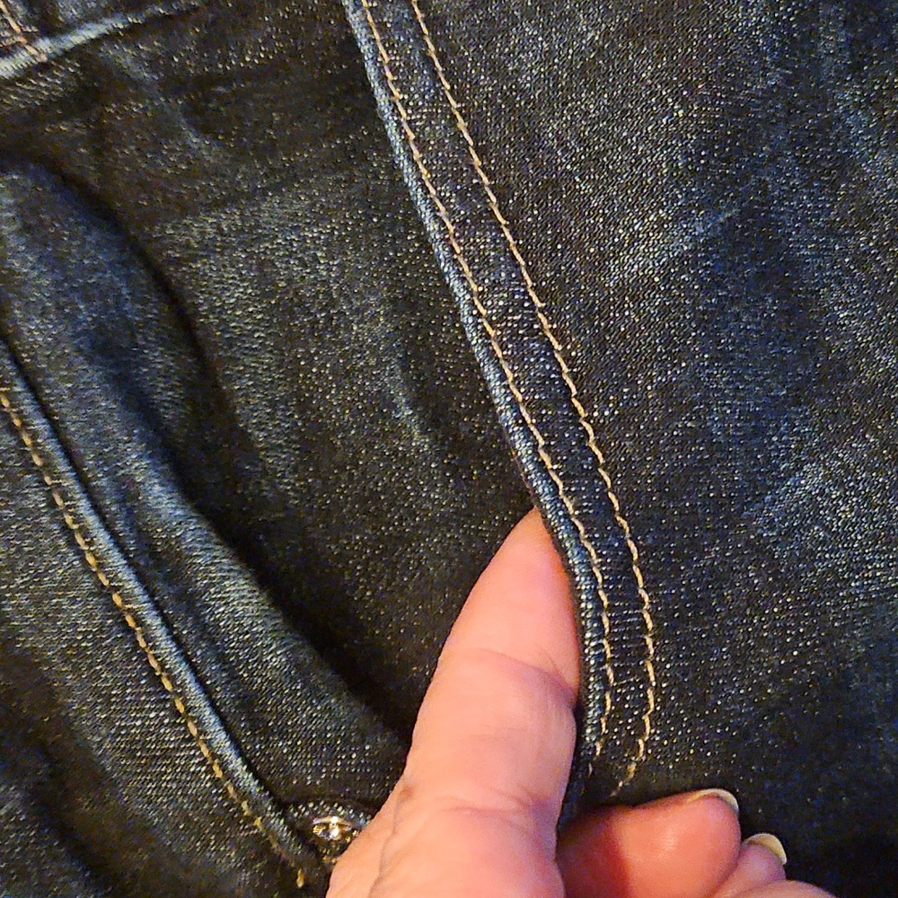 White House Black Market - Gently Worn Midrise Girlfriend Everyday Soft Jeans - Picture 5 of 9